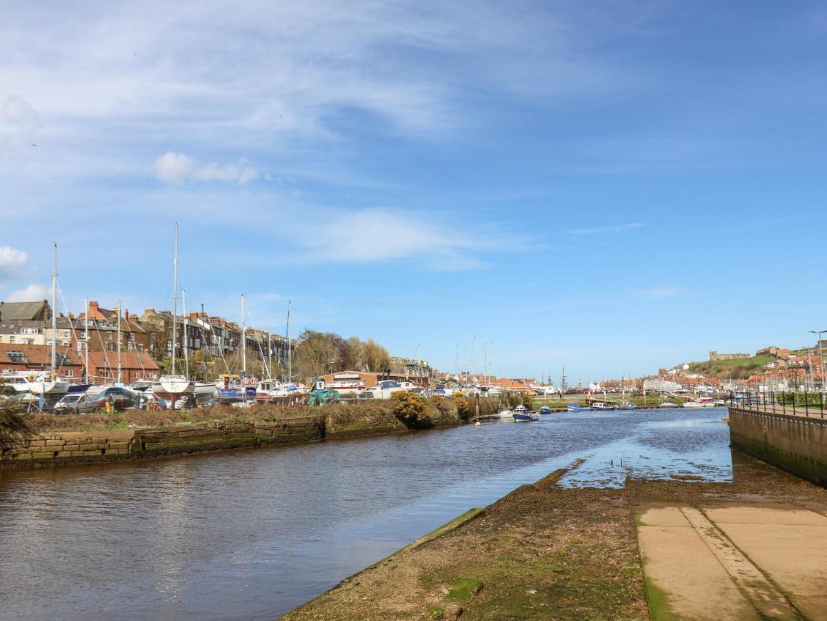 Sandy Bottoms Whitby Exterior foto